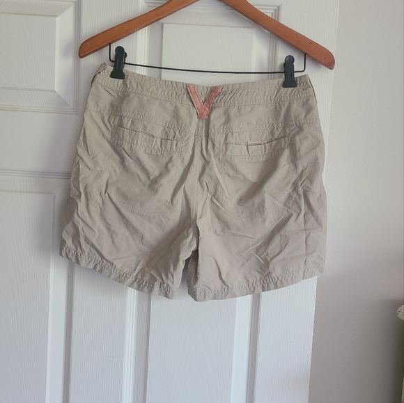 The North Face 2 Shorts Excellent Condition - Picture 4 of 6
